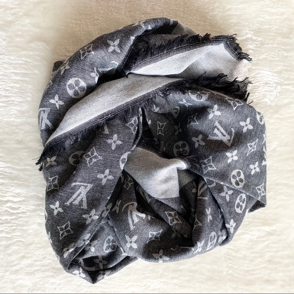 Accessories - Scarf/Shawl